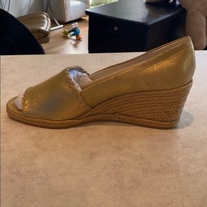 COPY - Gold wedges